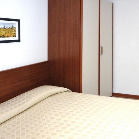 Elios Apartment Бибионе Екстериор снимка