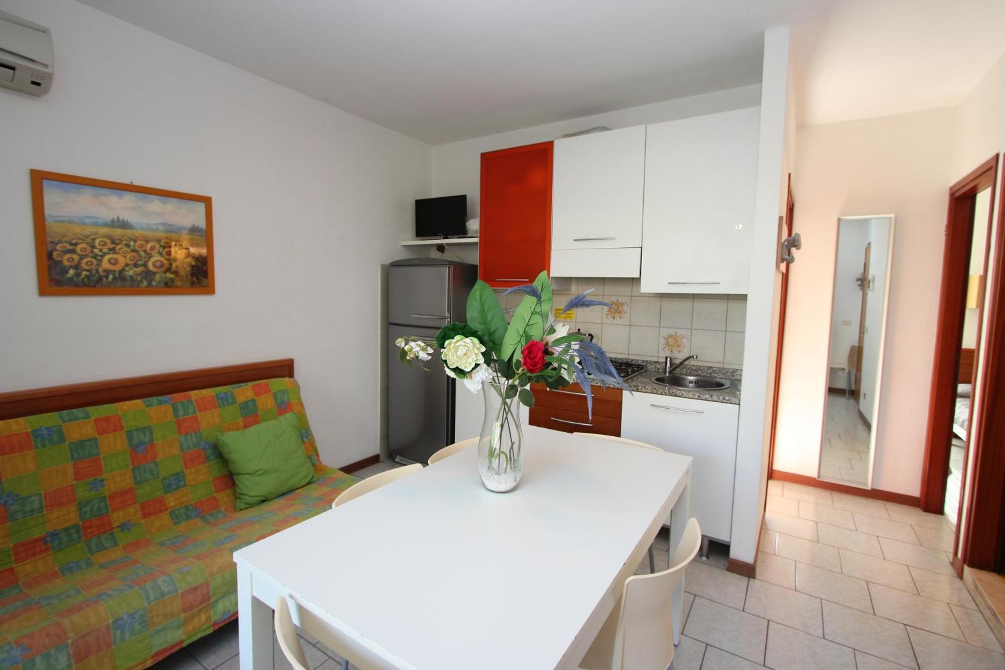 Elios Apartment Бибионе Екстериор снимка