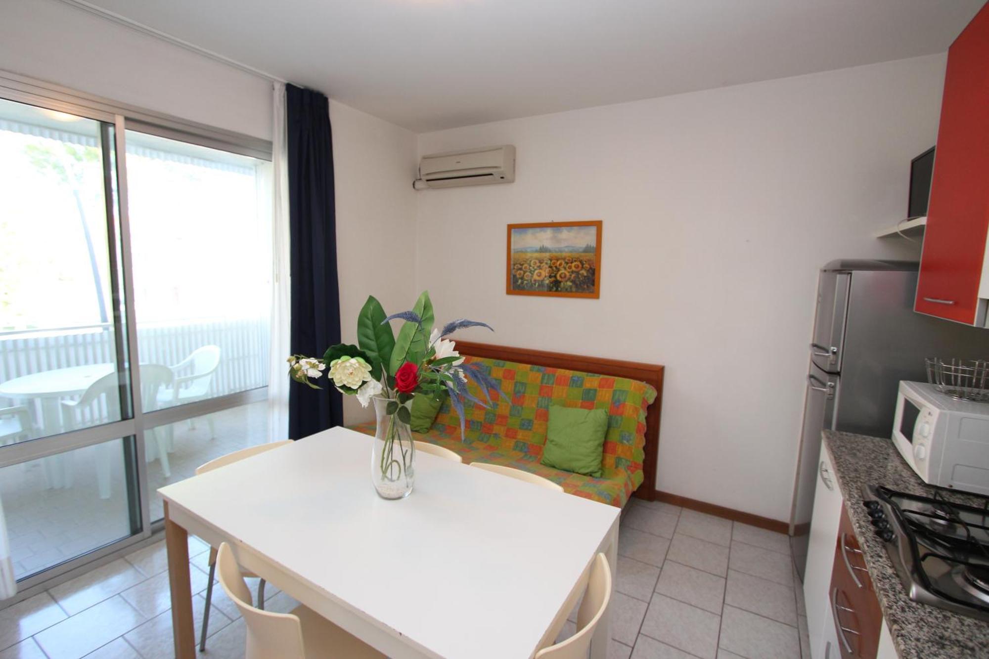 Elios Apartment Бибионе Екстериор снимка