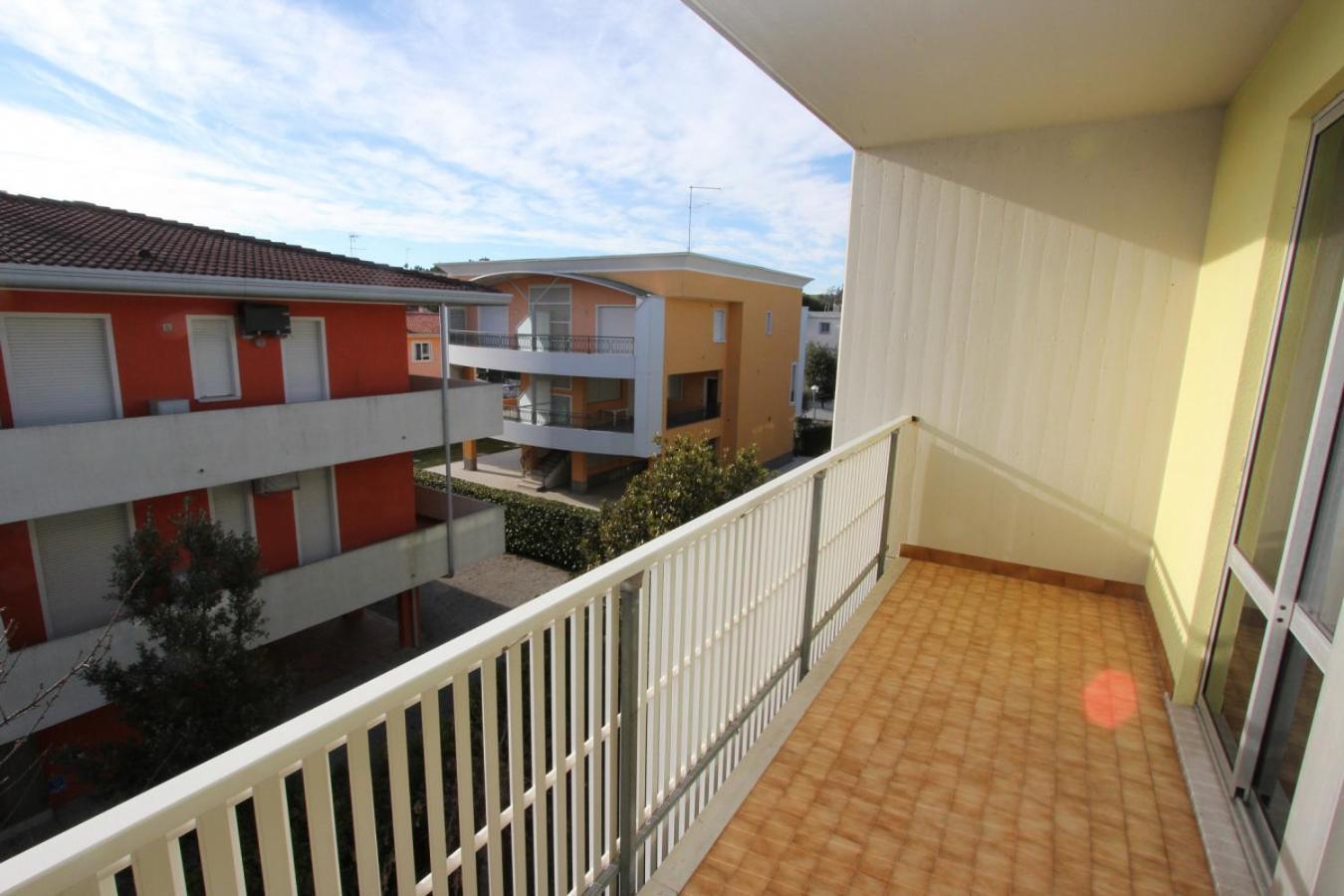 Elios Apartment Бибионе Екстериор снимка