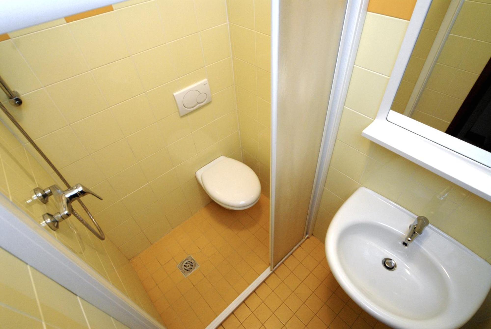 Elios Apartment Бибионе Екстериор снимка
